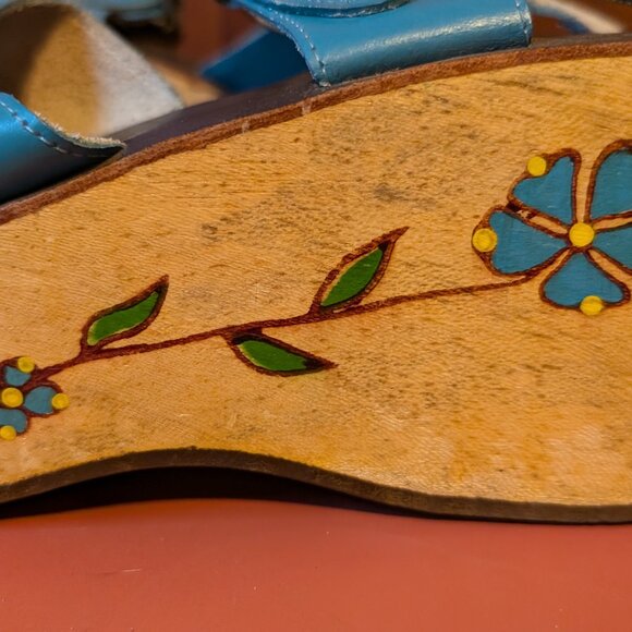 Vintage 1970s Blue Hand Painted Flower Wooden Platforms Sandals, 8.5B - Picture 3 of 6